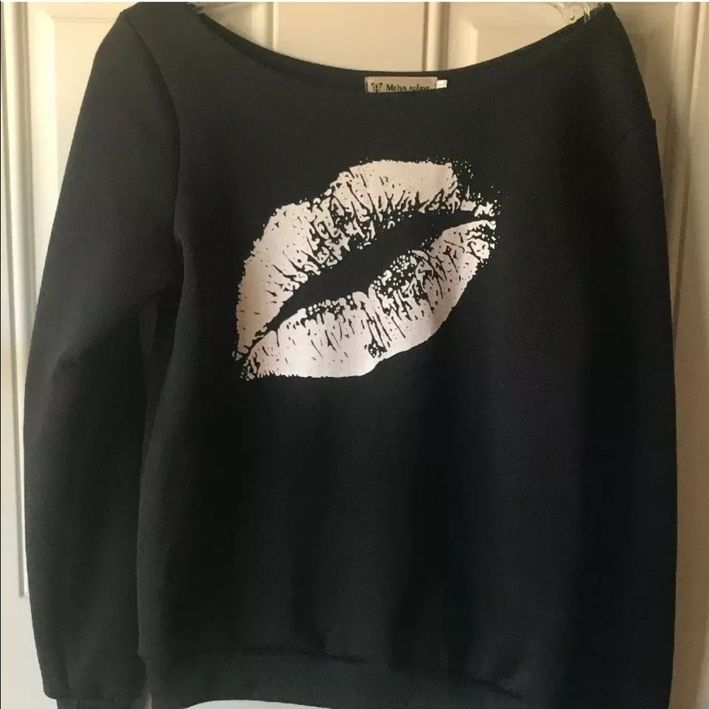 NEW WHITE LIPS SWEATSHIRT XL